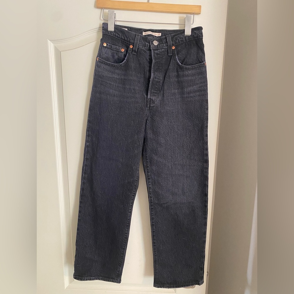 size 4, Levis ribcage straight ankle jeans